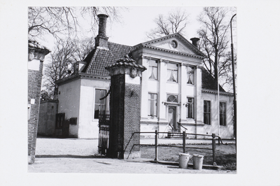 130626 Gezicht op het landhuis Het Huys ten Bosch (Zandweg 44) te Maarssen.